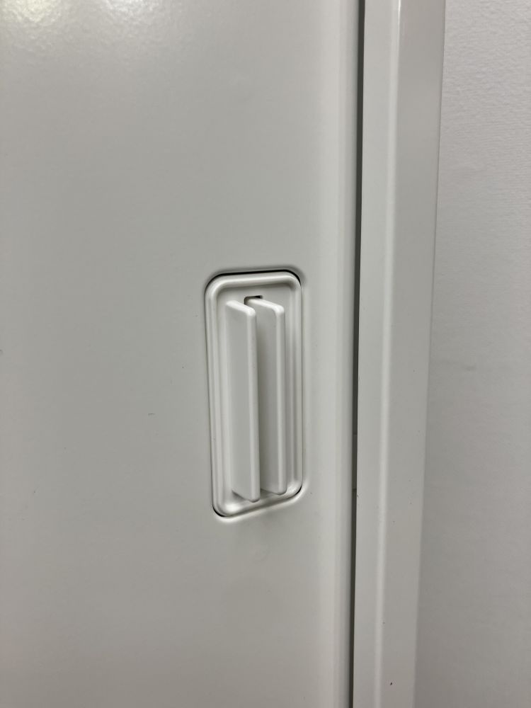 オカムラレクトラインシリーズ 3段ラテラル・引違い上下書庫 商品画像4