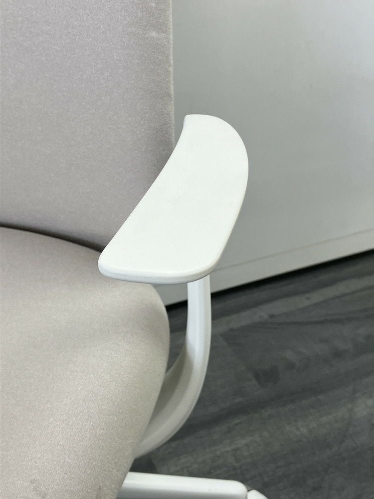 オカムラエントリー（ENTRY）チェア 固定肘付ライブスエントリーチェア 商品画像7