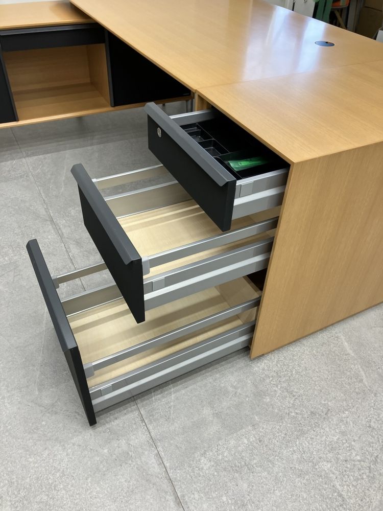 オカムラフェムールシリーズ 役員室用家具4点セット	 商品画像6