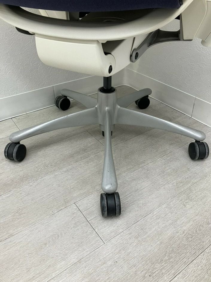 HermanMiller（ハーマンミラー）エンボディチェア 可動肘付エンボディチェア 商品画像18