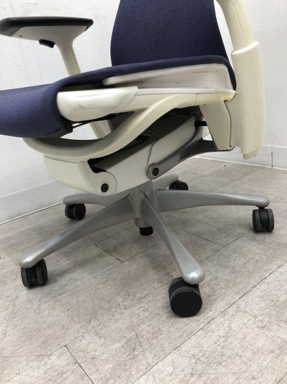 HermanMiller（ハーマンミラー）エンボディチェア 可動肘付エンボディチェア 商品画像18