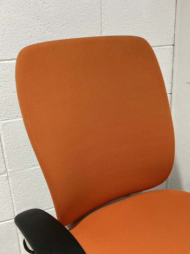 イトーキfulgo(フルゴ)チェア 可動肘付フルゴチェア 商品画像5