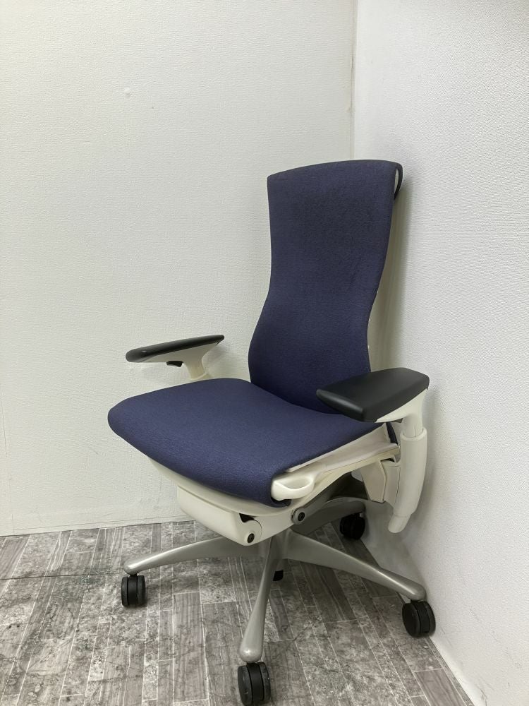 HermanMiller（ハーマンミラー）エンボディチェア 可動肘付エンボディチェア 商品画像1