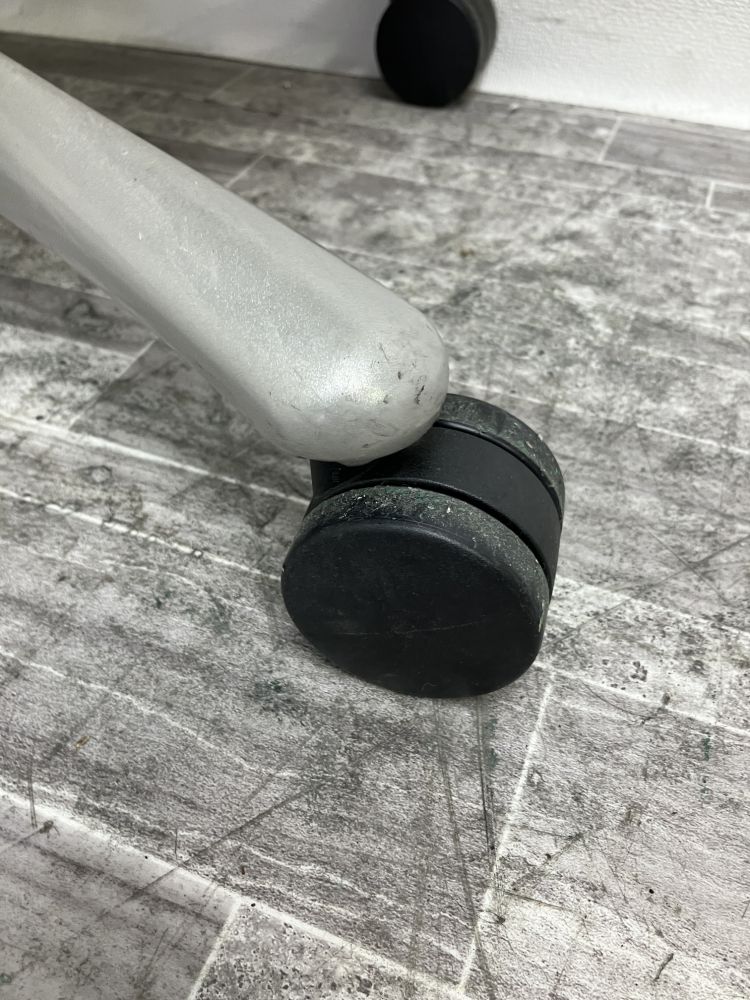 HermanMiller（ハーマンミラー）エンボディチェア 可動肘付エンボディチェア 商品画像6