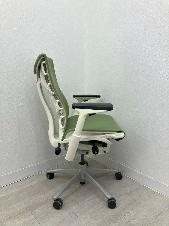 HermanMiller（ハーマンミラー）エンボディチェア 可動肘付エンボディチェア 商品画像3