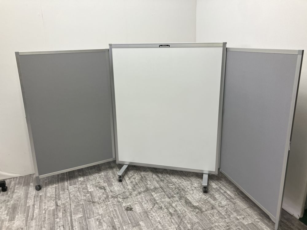 プラスTSスクリーンシリーズ ホワイトボード付スライド式3連結パーテーション 商品画像1