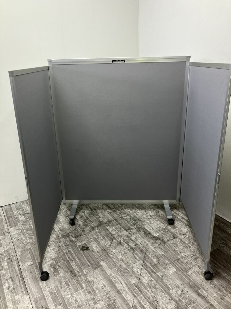 プラスTSスクリーンシリーズ ホワイトボード付スライド式3連結パーテーション 商品画像5