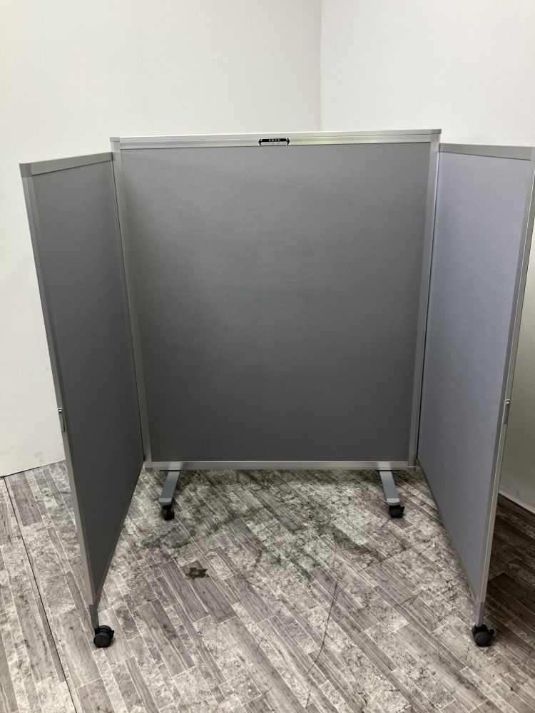 プラスTSスクリーンシリーズ ホワイトボード付スライド式3連結パーテーション 商品画像5