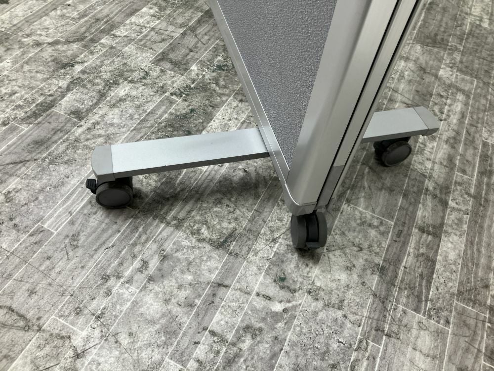 プラスTSスクリーンシリーズ ホワイトボード付スライド式3連結パーテーション 商品画像9