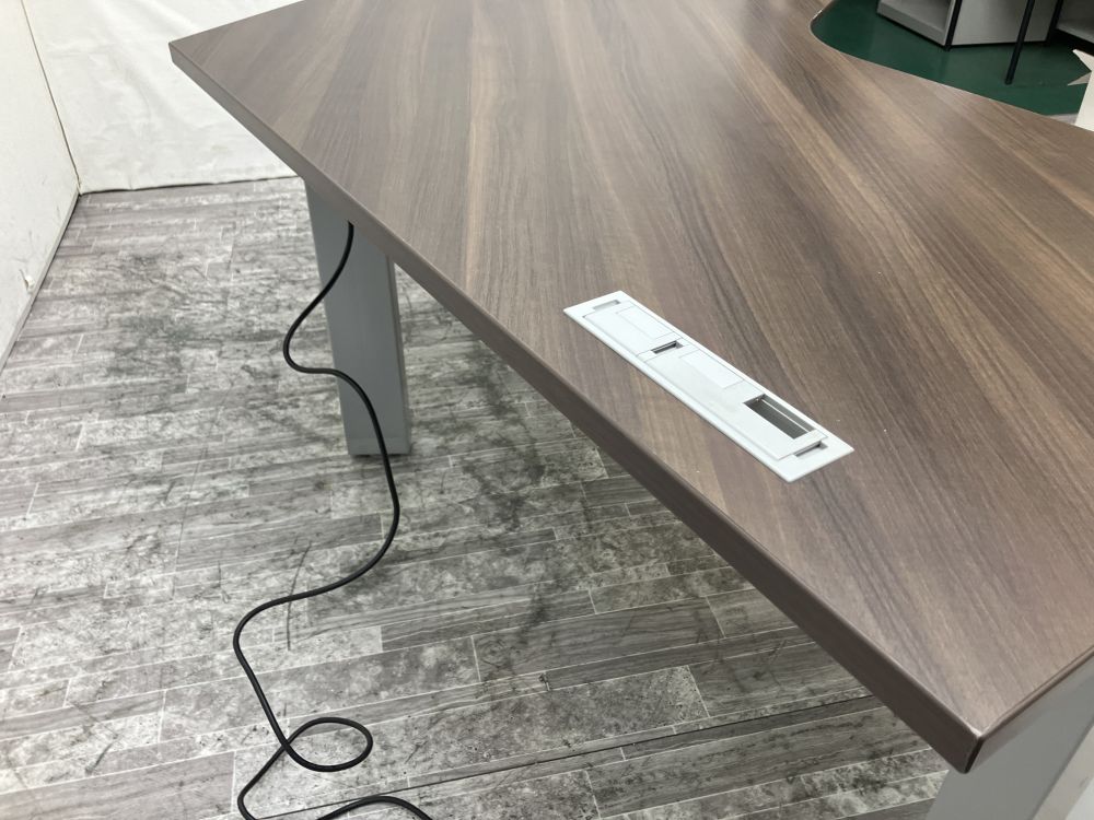 オカムラSwift(スイフト)シリーズ 電動昇降式ブーメランデスク 商品画像3