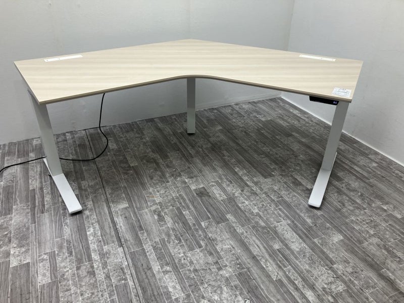 オカムラSwift(スイフト)シリーズ 電動昇降式ブーメランデスク 商品画像1