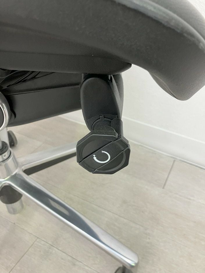 エルゴヒューマン可動肘付ベーシックチェア 商品画像13