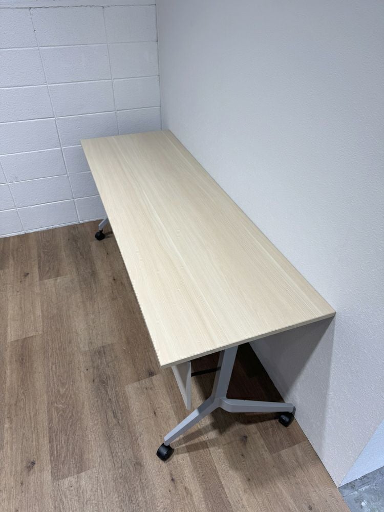 ウチダ（内田洋行）パラグラフ（Paragraph）シリーズ 平行スタックテーブル 商品画像2