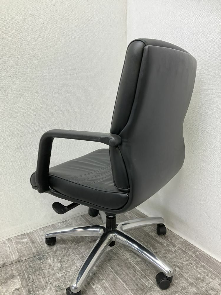 イトーキC-1タイプシリーズ 固定肘付マネジメントチェア 商品画像4