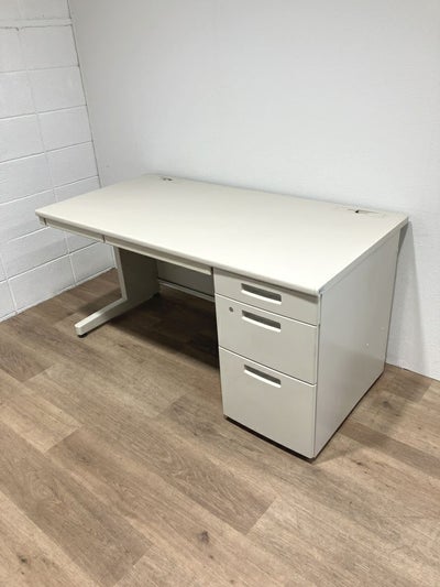 コクヨBS+シリーズ 1400片袖デスク 商品画像1