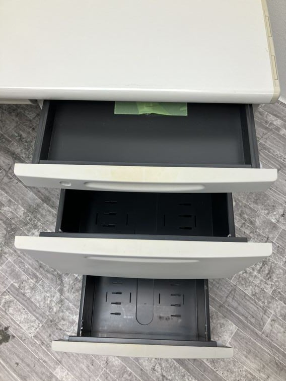 オカムラ1100片袖デスク 商品画像6