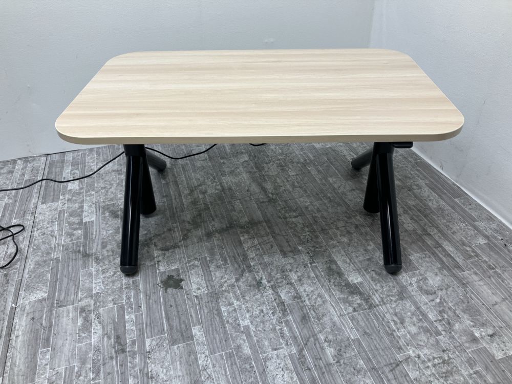 スチールケース1200電動昇降デスク 商品画像1