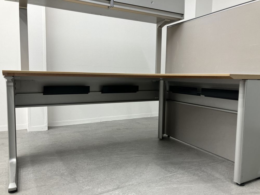 イトーキデスクパネル付き1540L型デスク 商品画像3