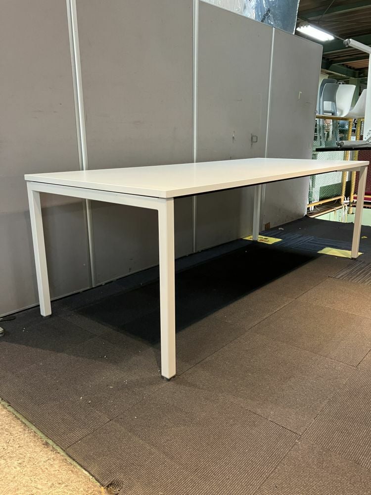 ウチダ（内田洋行）2100ミーティングテーブル 商品画像1