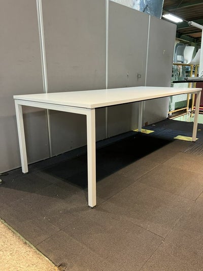 ウチダ（内田洋行）2100ミーティングテーブル 商品画像1