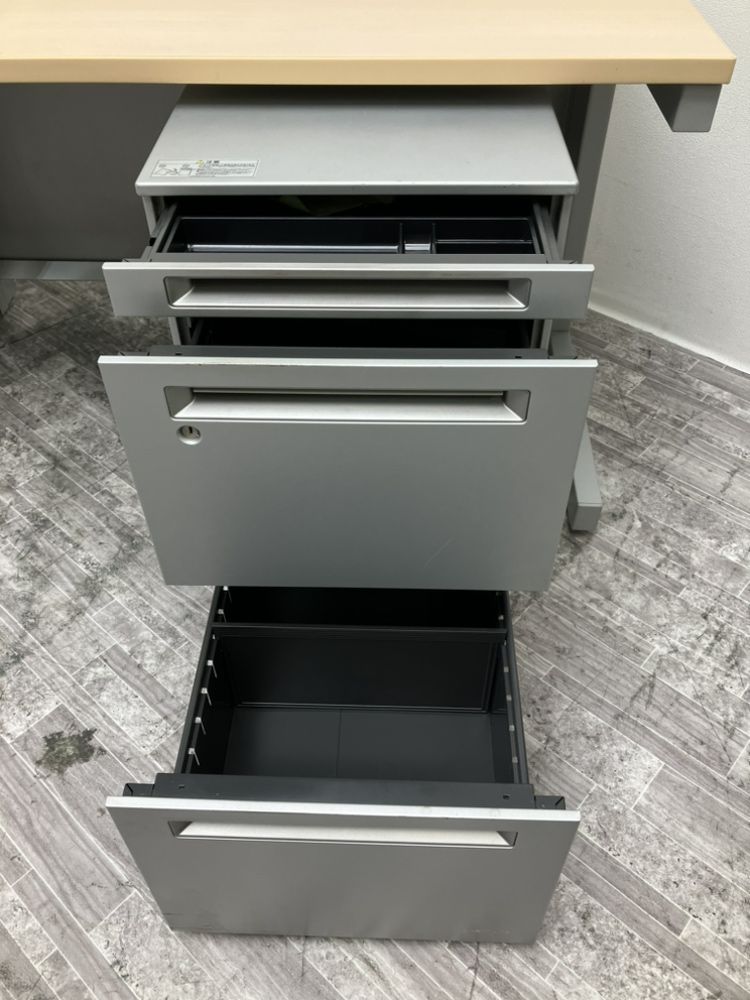 オカムラ1200平デスク+ワゴンセット 商品画像5