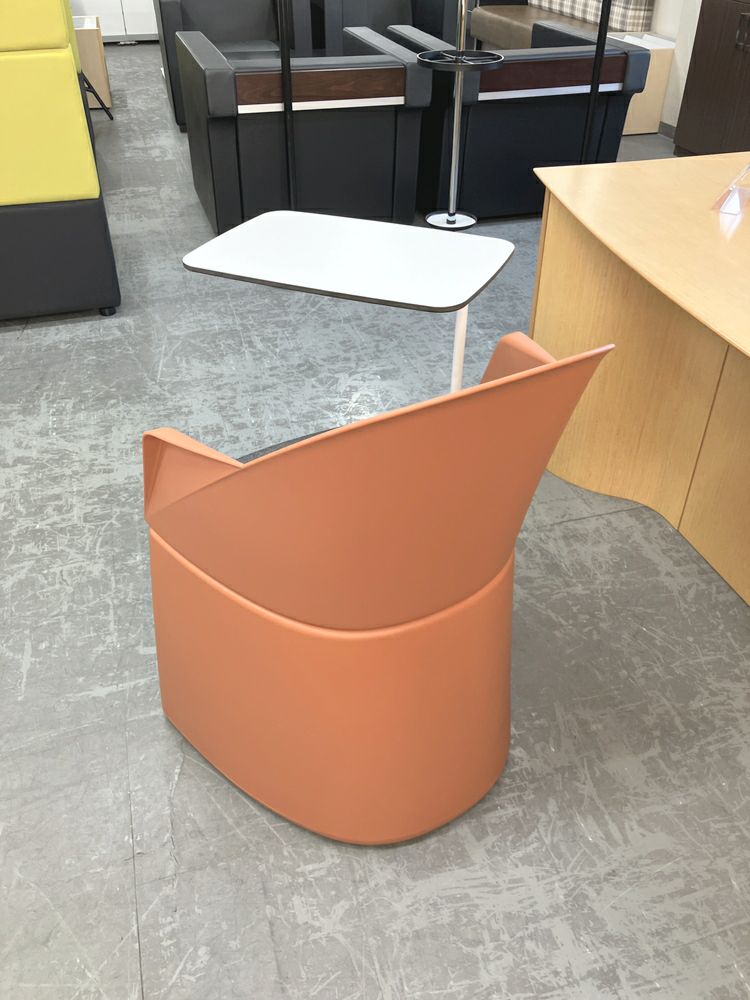 arper（アルペール）メモ台付きチェア 商品画像4