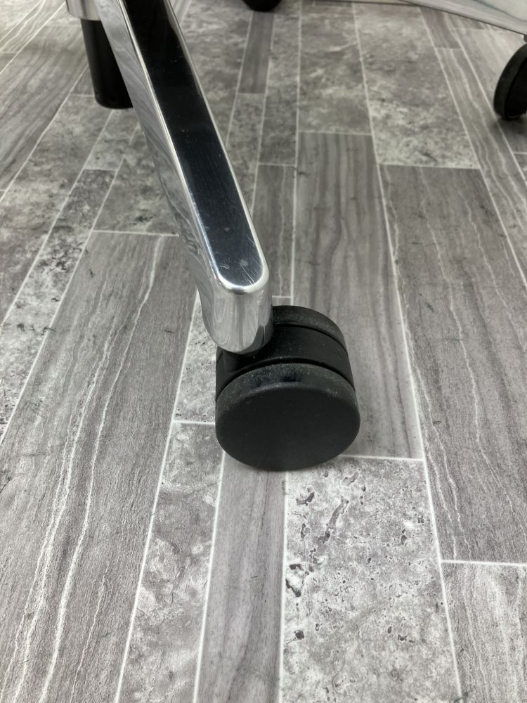 イトーキCeleeo(セレーオ)シリーズ 可動肘付セレーオチェア 商品画像7