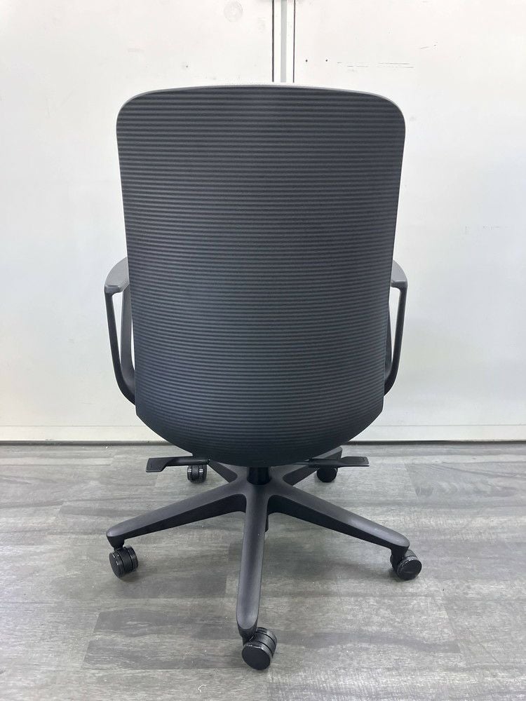 イトーキトルテUシリーズ 固定肘付トルテUチェア 商品画像4