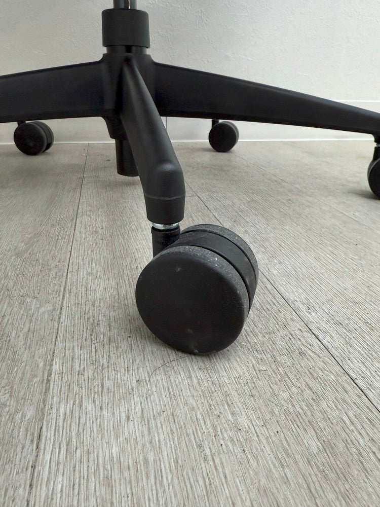 コクヨBezel(ベゼル)チェア 可動肘ベゼルチェア 商品画像15