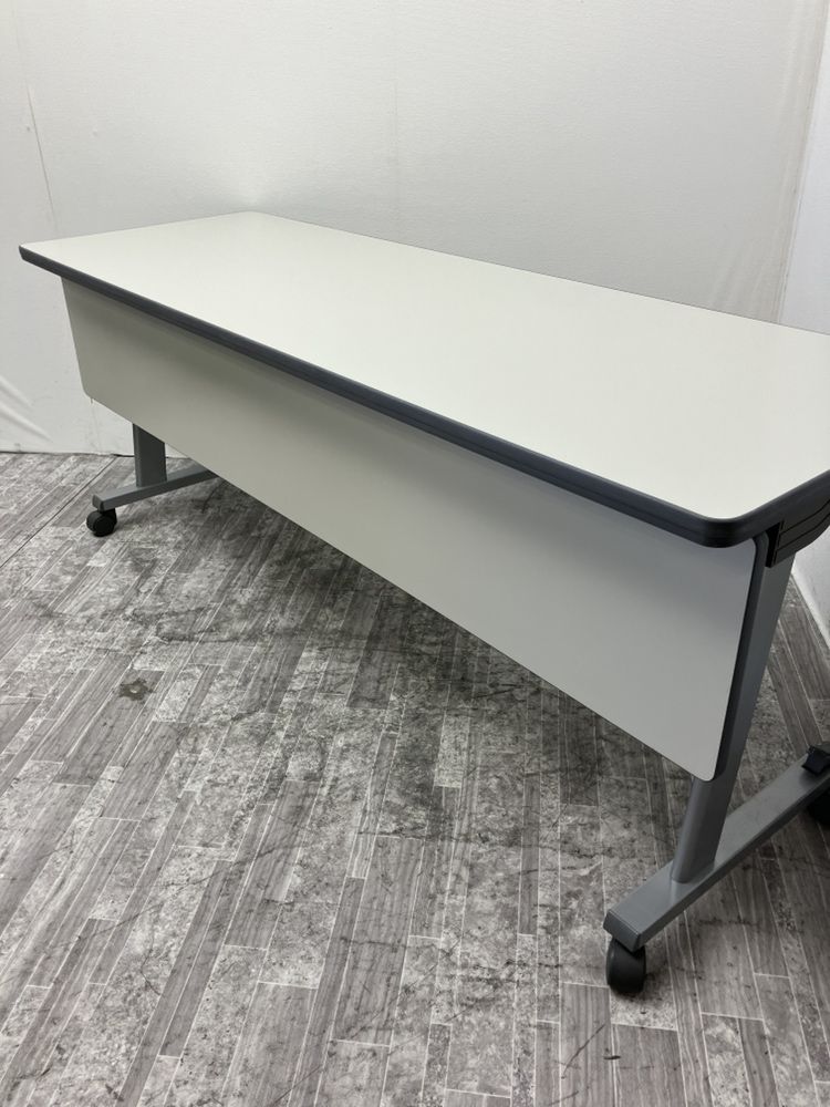 トヨスチール1800サイドスタックテーブル 商品画像3