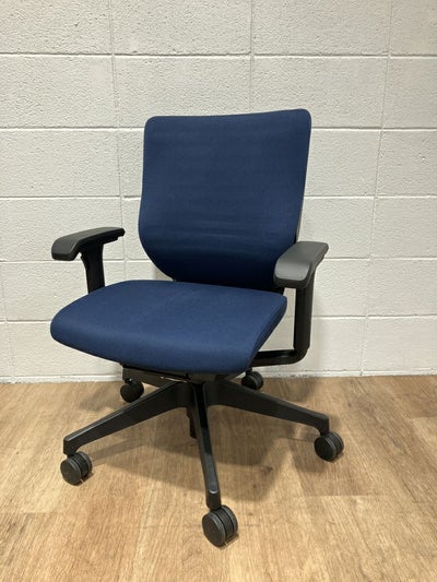 イトーキエピオス（EPIOS）チェア 可動肘付エピオスチェア 商品画像1