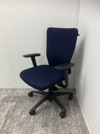 オカムラCarrozza(カロッツァ)チェア 可動肘付カロッツァチェア 商品画像1