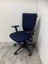 オカムラCarrozza(カロッツァ)チェア 可動肘付カロッツァチェア 商品画像1