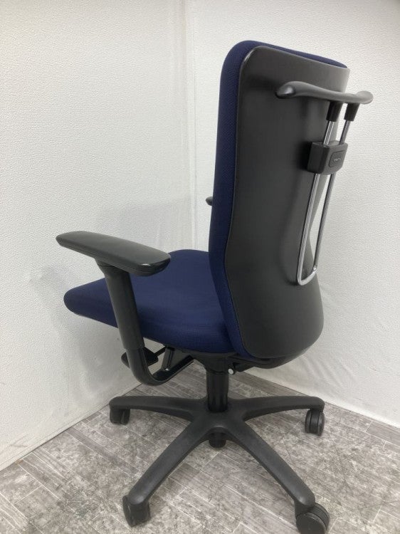 オカムラCarrozza(カロッツァ)チェア 可動肘付カロッツァチェア 商品画像10