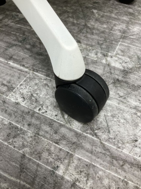 オカムラSylphy(シルフィー)チェア 可動肘付シルフィーチェア 商品画像6