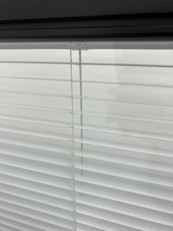 ブラインド内蔵型自立パーテーション 商品画像7