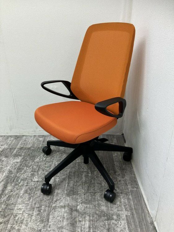 イトーキノート(nort)チェア 固定肘付ノートチェア 商品画像1