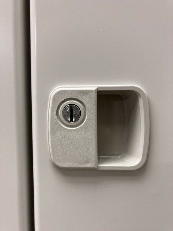 イトーキL型ロッカーシリーズ 4人用ロッカー 商品画像2