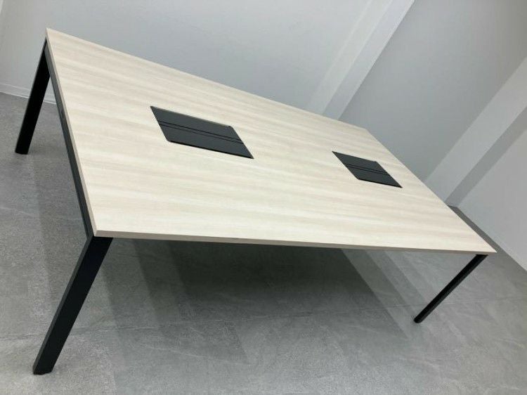 オカムラ2400フリーアドレスデスク 商品画像3