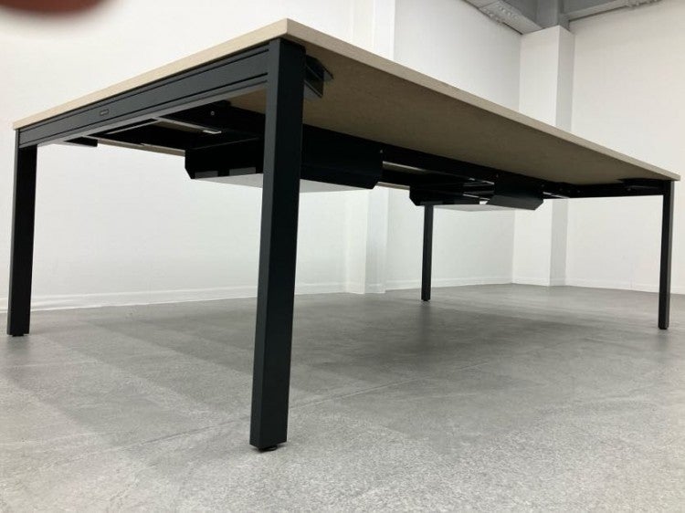 オカムラ2400フリーアドレスデスク 商品画像4