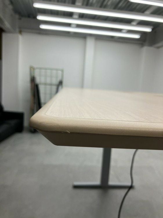 オカムラSwift(スイフト)シリーズ 電動昇降式2400ミーティングテーブル 商品画像10