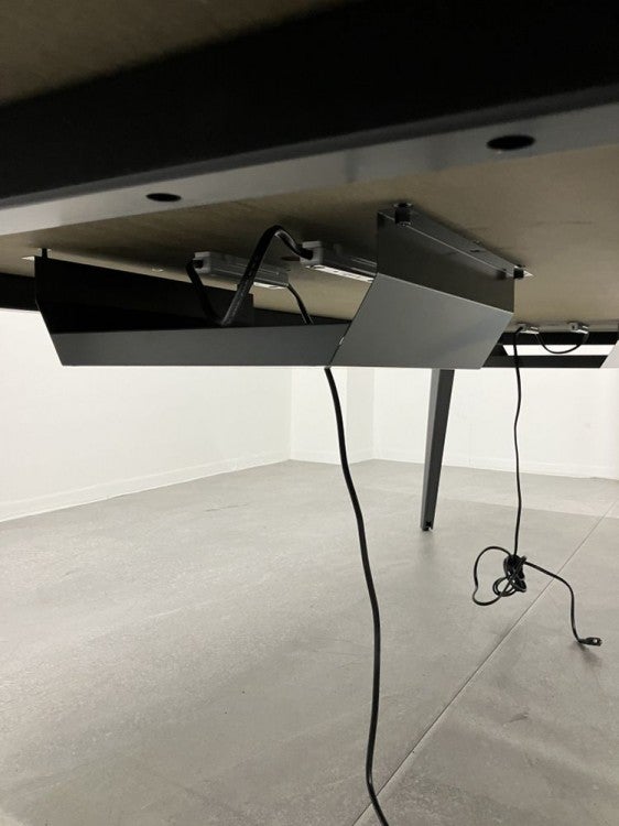 オカムラLives Meeting Table(ライブス ミーティングテーブル)シリーズ 2400ミーティングテーブル 商品画像4