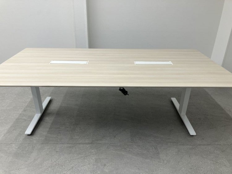 オカムラSwift(スイフト)シリーズ 電動昇降式2400ミーティングテーブル 商品画像3