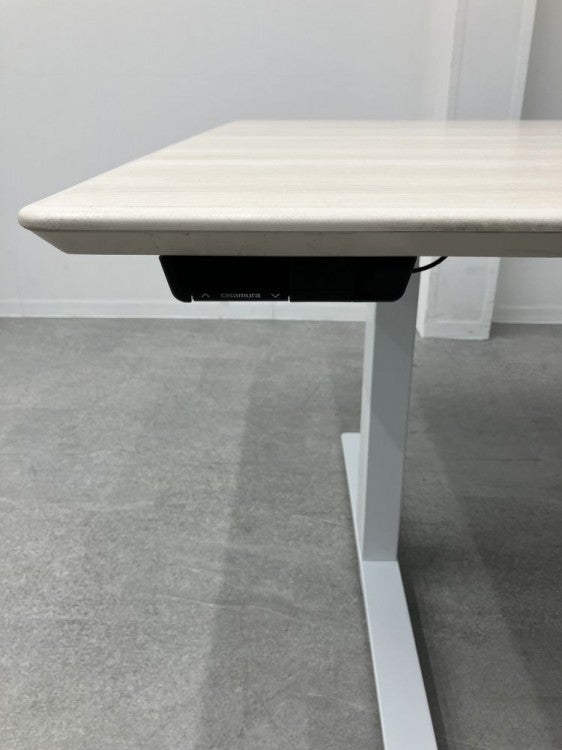 オカムラSwift(スイフト)シリーズ 電動昇降式2400ミーティングテーブル 商品画像4