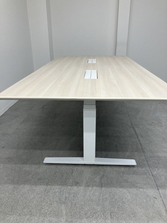 オカムラSwift(スイフト)シリーズ 電動昇降式2400ミーティングテーブル 商品画像5