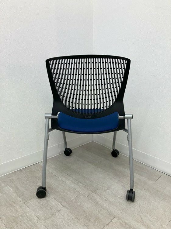オカムラGrata（グラータ）チェア ネスティングチェア 商品画像4