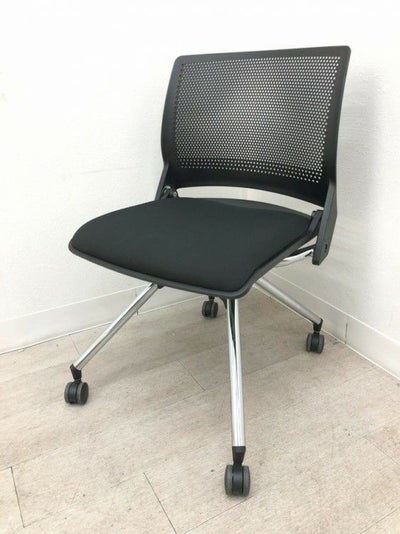 オカムラクリールシリーズ ネスティングチェア 商品画像1