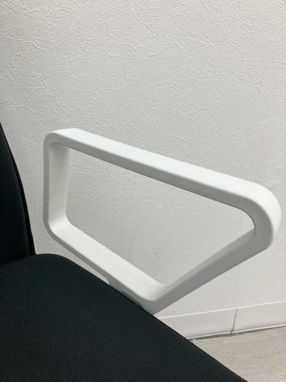 コクヨファブレ(FABRE) シリーズ 固定肘付ファブレチェア 商品画像11