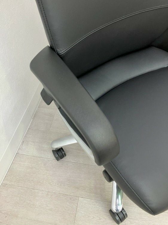 コクヨマネージメントチェア フィロソフィーシリーズ 固定肘付フィロソフィーチェア 商品画像8