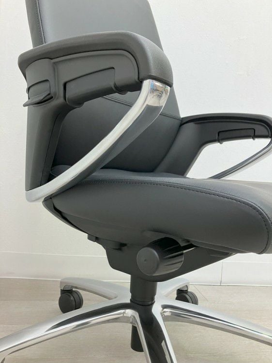 コクヨマネージメントチェア フィロソフィーシリーズ 固定肘付フィロソフィーチェア 商品画像10